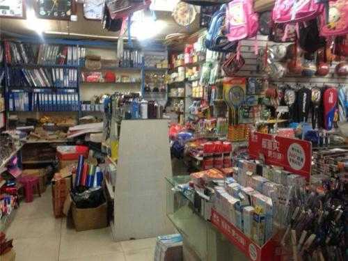 產品名稱：大量收購文體用品，高價回收，快速變現！
產品型號：收購庫存文體用品,筆,本子,橡皮擦,尺子,體育用品,籃球,足球,繩子
產品規格：回收庫存文體用品,戶外用品,登山用品,滑雪用品,帳篷,登山鞋